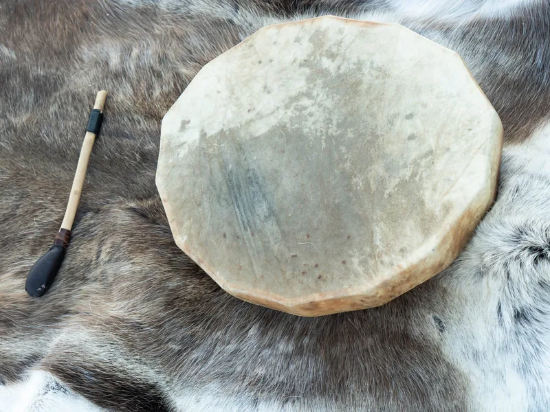A Sámi drum on reindeer fur